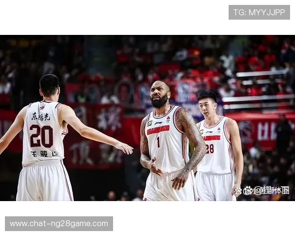 CBA季后赛激战正酣广东队逆转夺冠球迷热议焦点赛事精彩瞬间