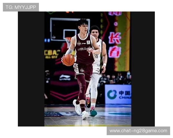 中国篮球联赛最新赛况揭秘 球星表现引发全场热议